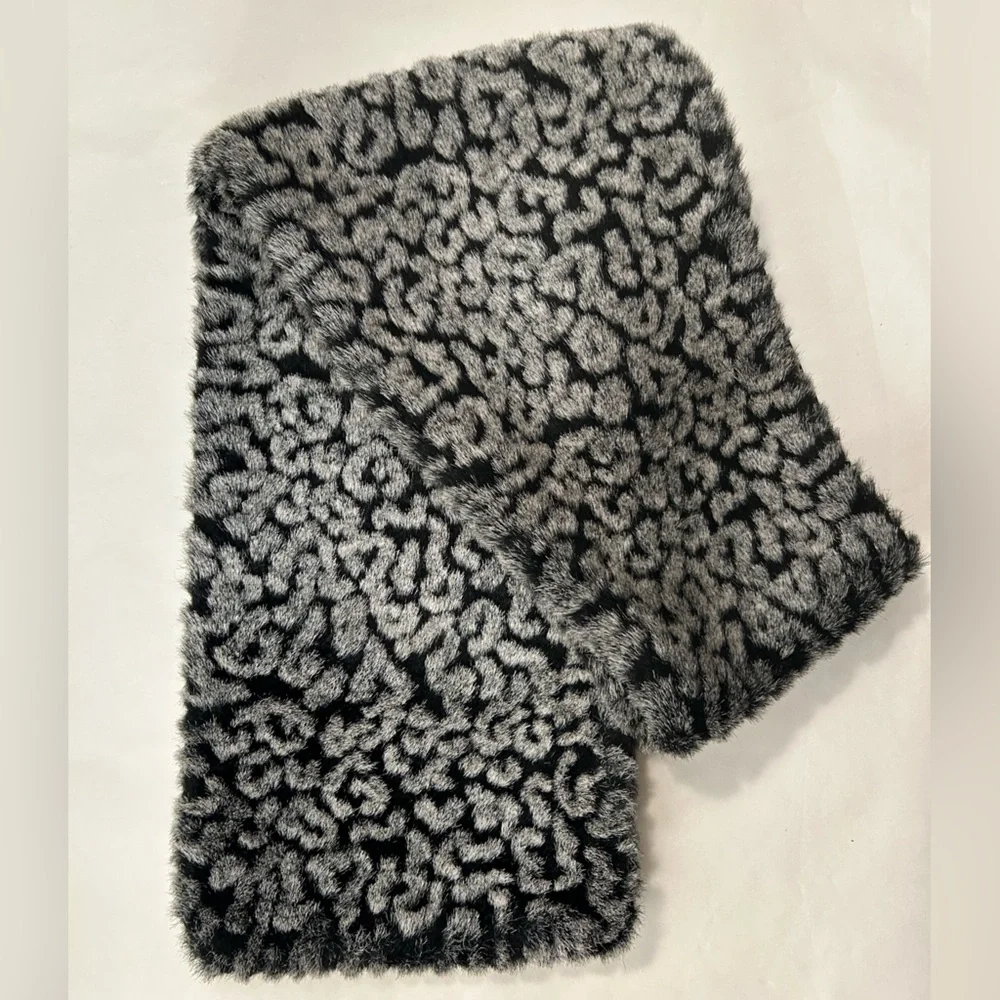 BEN BERGER Luxury Collection Soft Snuggly Faux Fur Gray Black Print Scarf Stole - Picture 6 of 12